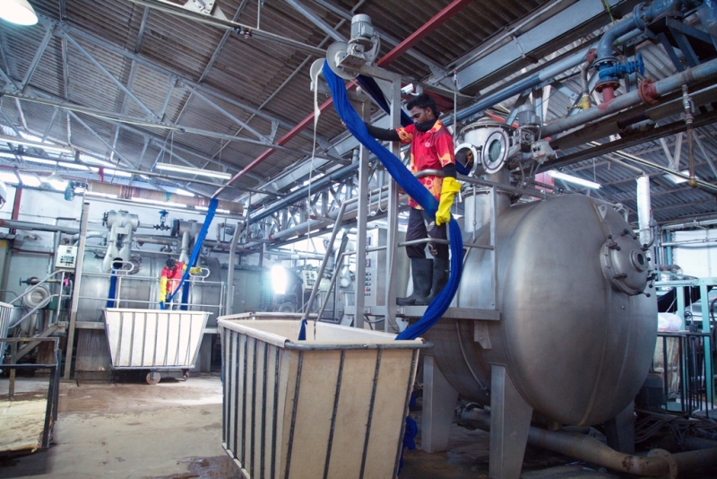 Dyeing Machine Oacianic Knitters (Pvt) Ltd